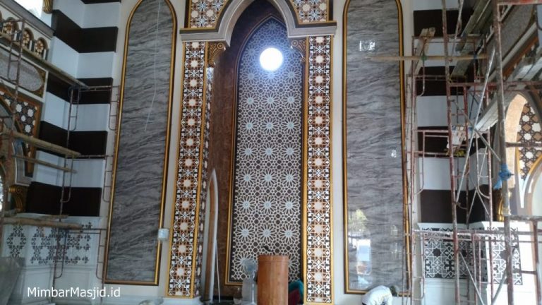 Model Motif dan Harga Mihrab Masjid Jati Ukir Jepara Modern Mewah